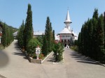 La Manastirea Sfintei Cruci Din Oradea 01